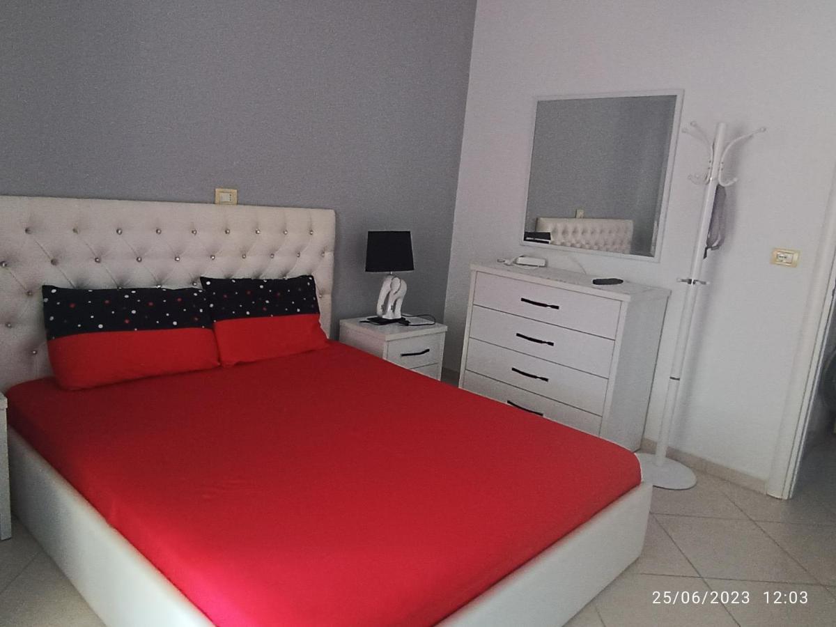 Marinela Apartment Sarandë Esterno foto
