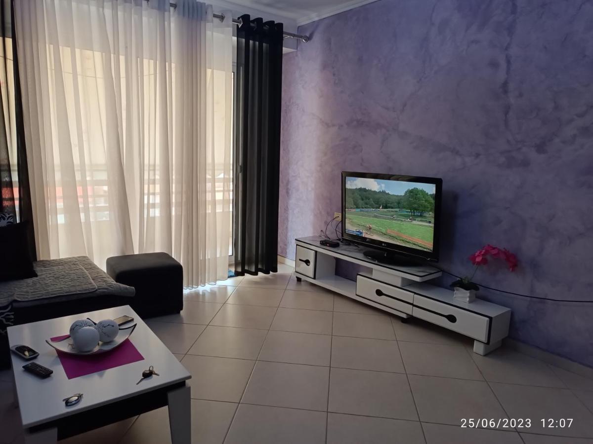 Marinela Apartment Sarandë Esterno foto