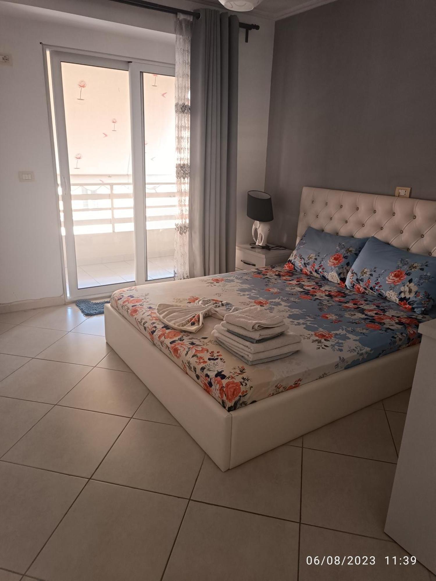 Marinela Apartment Sarandë Esterno foto