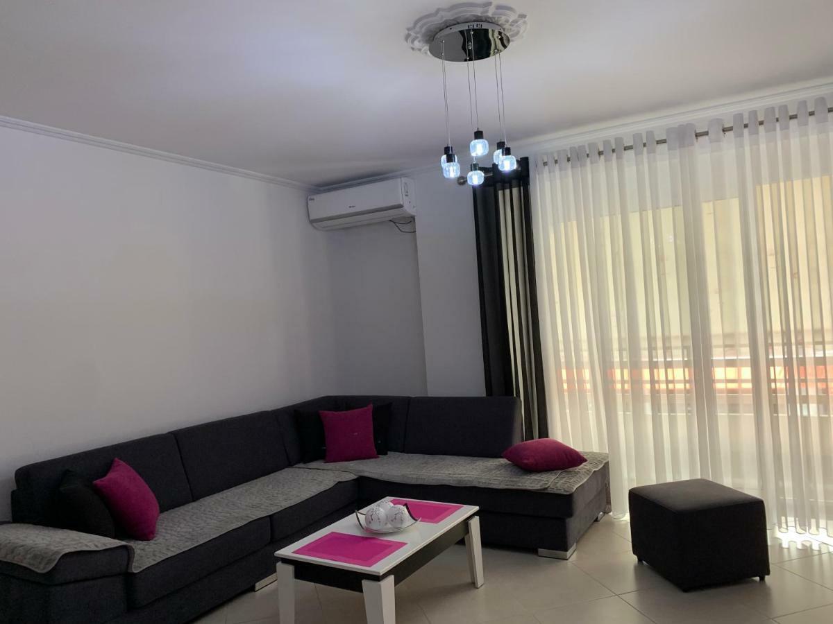 Marinela Apartment Sarandë Esterno foto