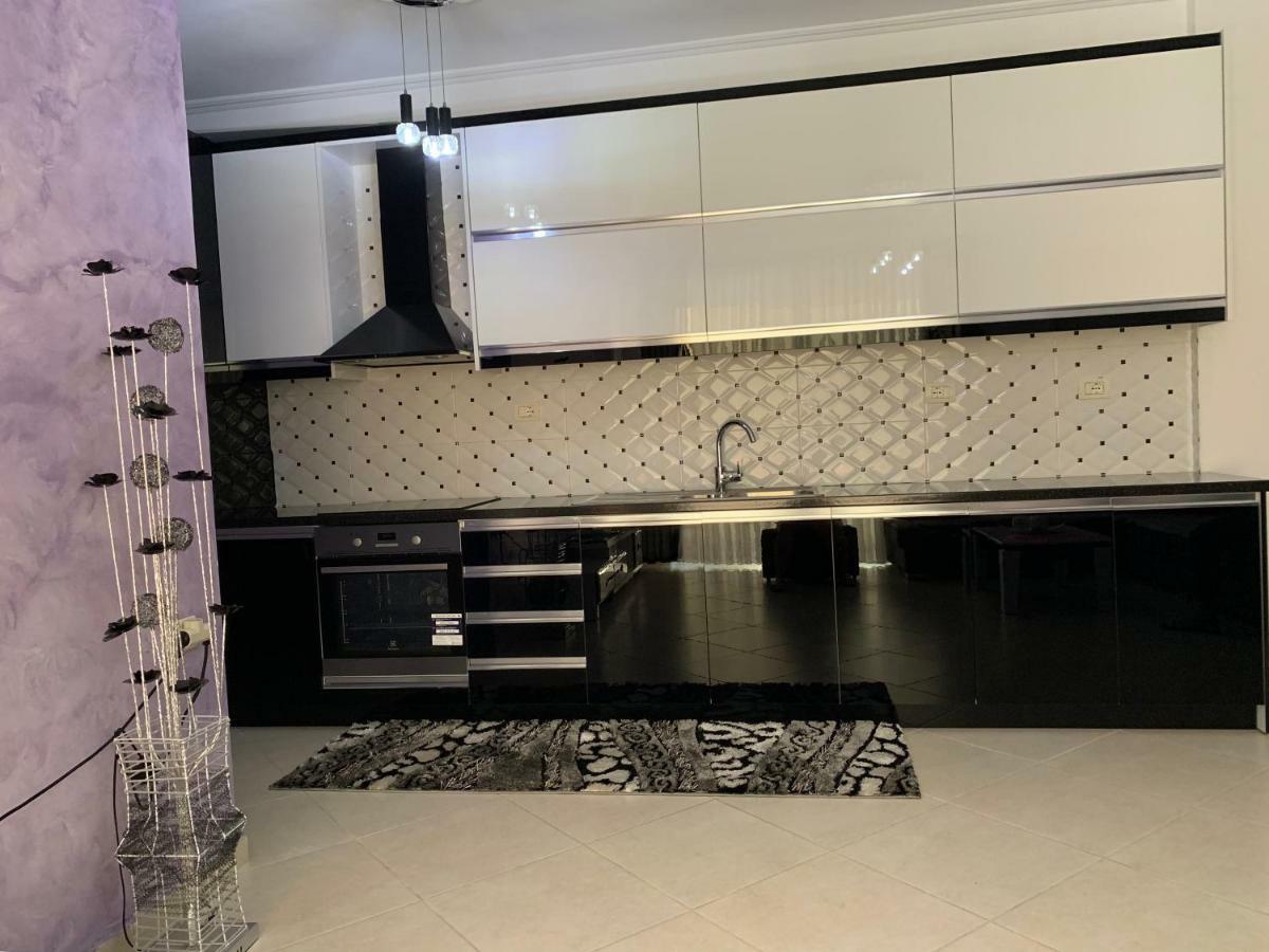 Marinela Apartment Sarandë Esterno foto