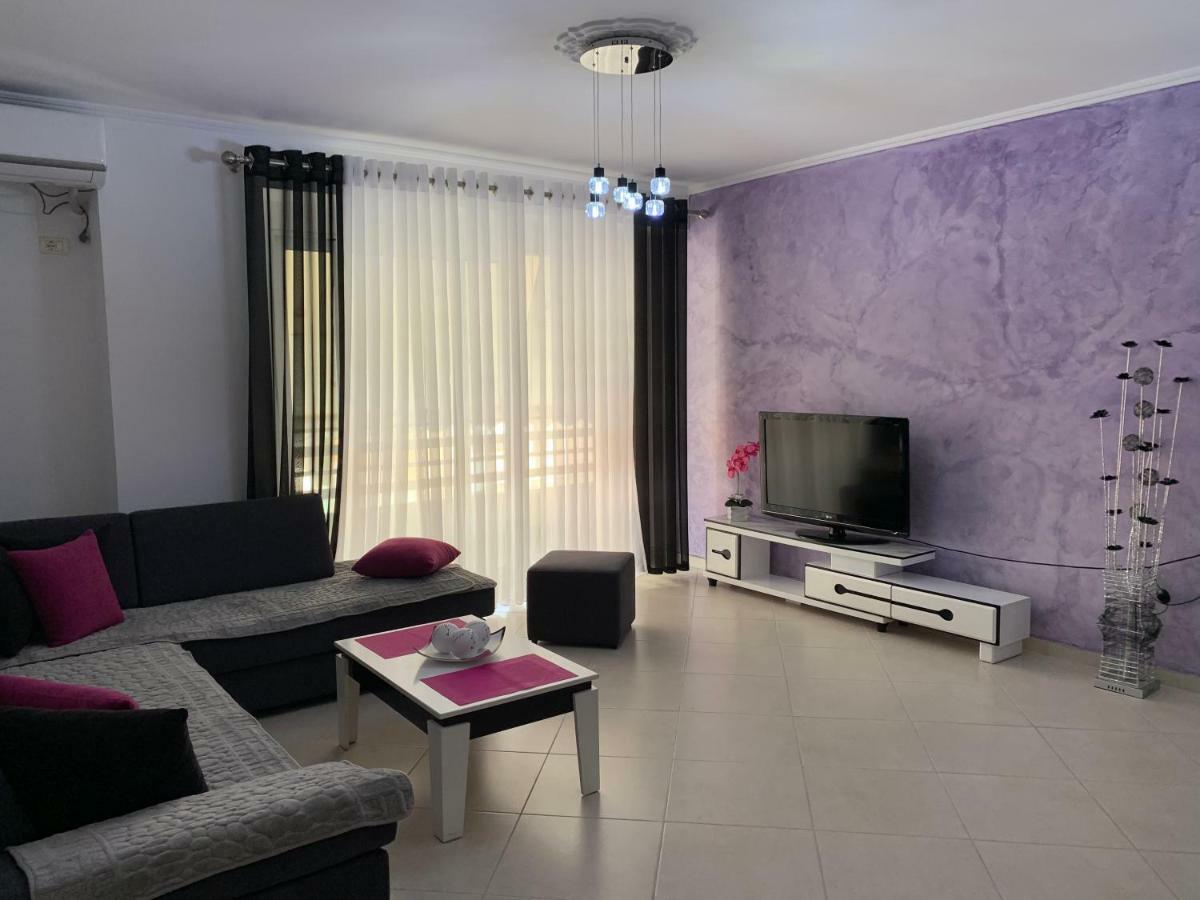 Marinela Apartment Sarandë Esterno foto